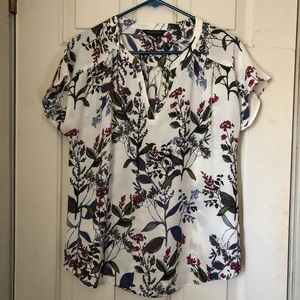 PRICE DROP!! Banana Republic v neck shirt.